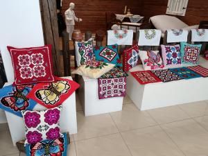 Fotografia z výstavy "NIŤOU PÍSANÉ SPOMIENKY"